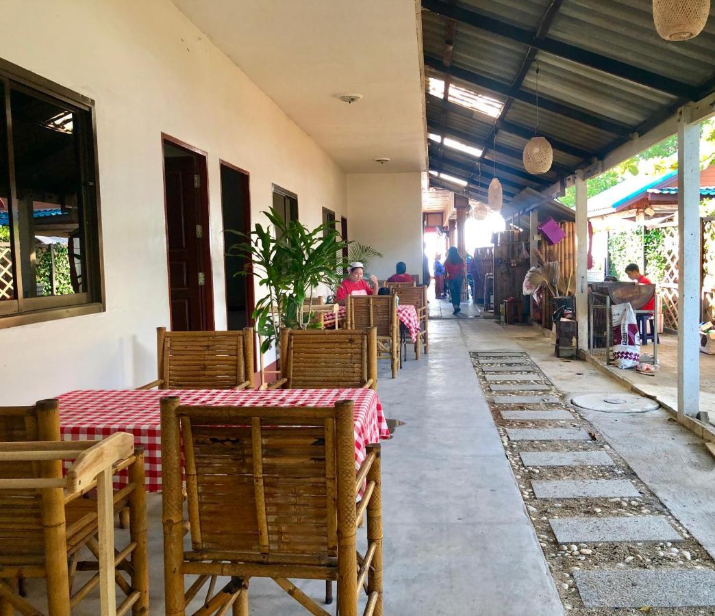 Deng'S Kamala Beach Guesthouse Exteriör bild