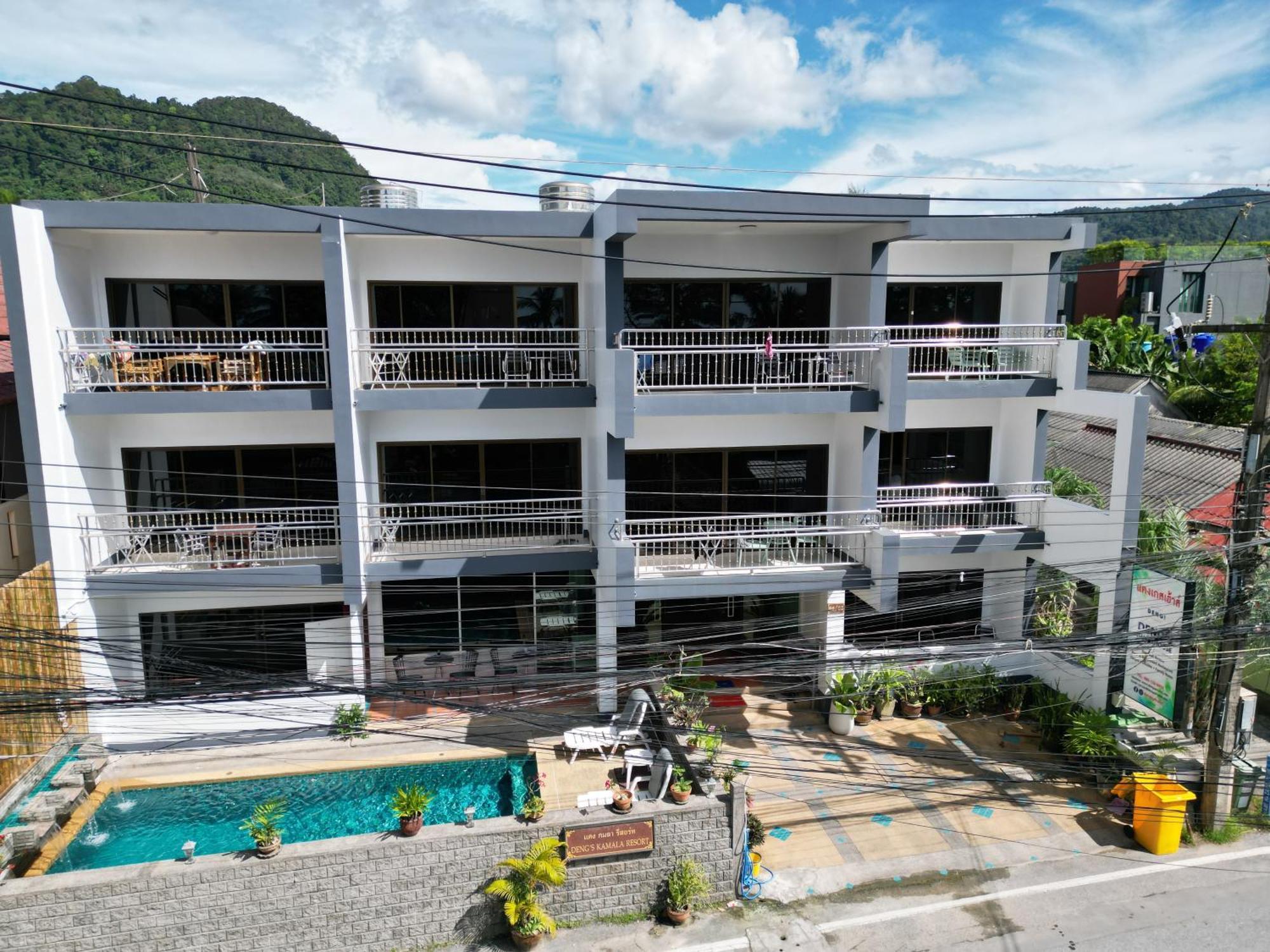 Deng'S Kamala Beach Guesthouse Exteriör bild